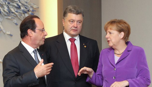 Порошенко обговорив з Меркель та Олландом агресію РФ на Донбасі