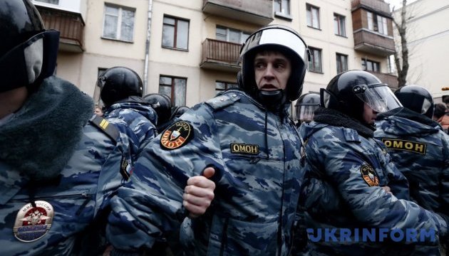 Російських опозиціонерів затримали в Казані