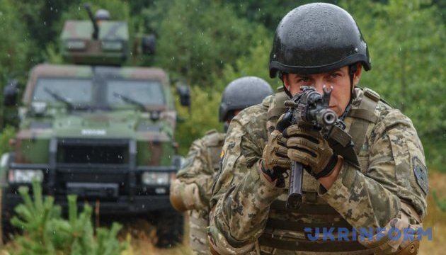 Україна шукає миру, але їй таки доведеться воювати