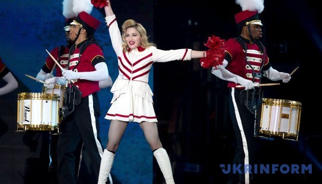 Мадонна влаштувала вуличний концерт у Нью-Йорку на підтримку Клінтон