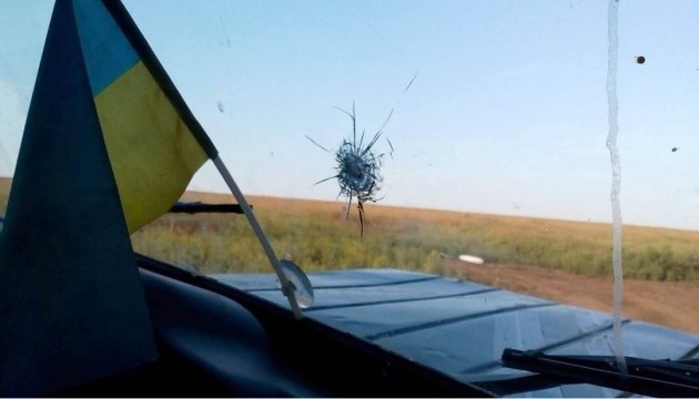 La situation dans le Donbass : le village de Novozvanivka s’est retrouvé sous les tirs de mortiers et de véhicules de combat