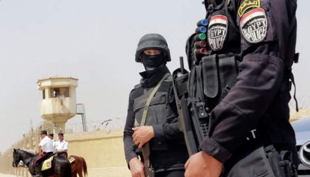 У Єгипті озброєний чоловік розстріляв поліцейських
