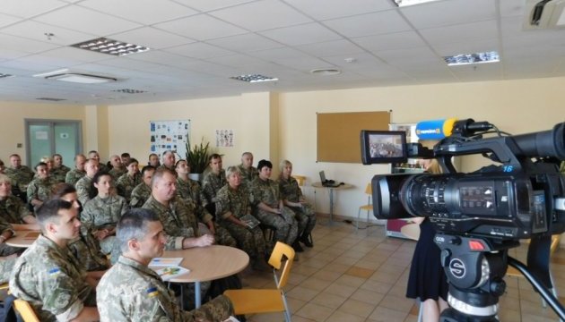 У Києві офіцерів учили співпрацювати з місцевою владою та пресою
