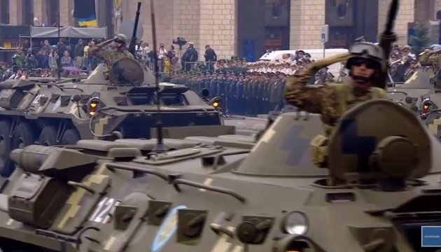 Poroshenko: El principal garante de la independencia son nuestras Fuerzas Armadas