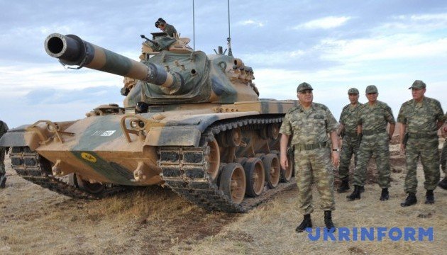 Турецкие танки пересекли границу с Сирией - СМИ Турецкие танки пересекли границу с Сирией - СМИ