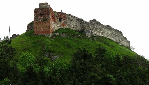 L’ancien château de la région de Ternopil organise une fête médiévale