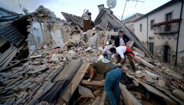 Українцям відрадили їхати в Італію через землетрус