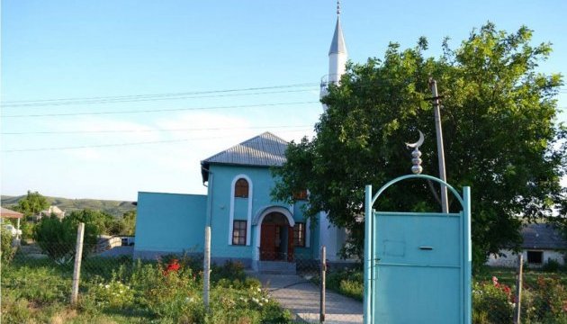 У Криму мечеть закидали 