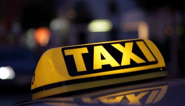 Незвичайні способи, якими таксі в усьому світі привертають клієнтів