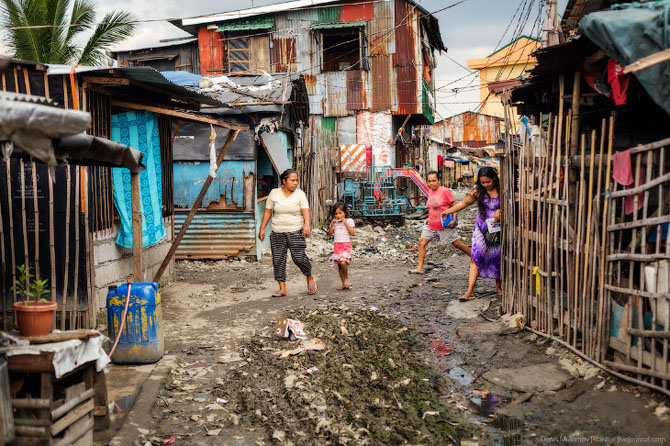 На фото: Один із районів Філіппін, так зване, філіппінське гетто 