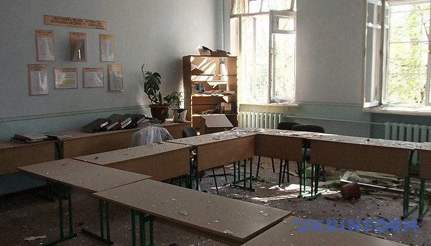 З початку війни російська армія обстріляла майже 400 шкіл і дитсадків - Україна в ОБСЄ