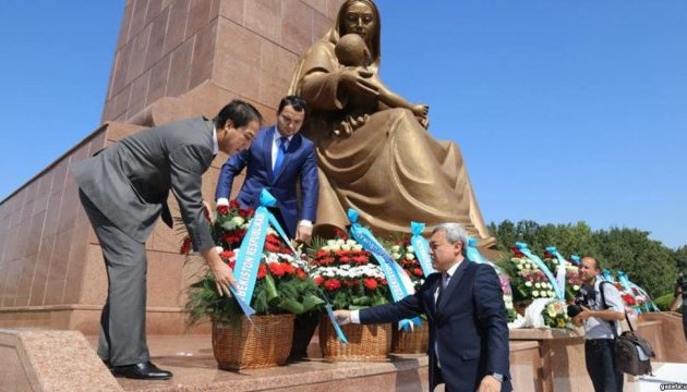Узбекистан святкує ювілей незалежності без Карімова 