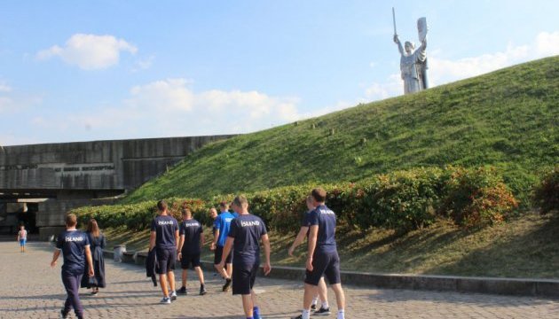 Збірна Ісландії з футболу освоюється в Києві