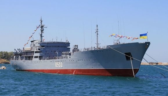 В Одеському порту горіло судно ВМС України «Донбас»