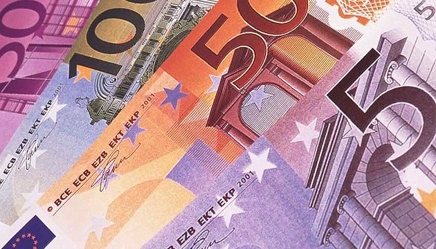 Євро на міжбанку подолало психологічну позначку 30 гривень