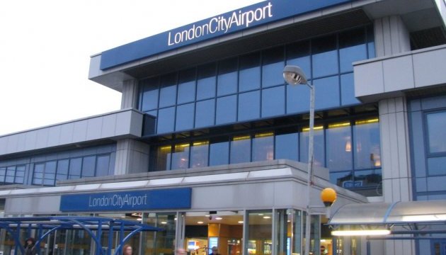 В аеропортах Лондона хаос: технічний збій, страйк і затримки рейсів