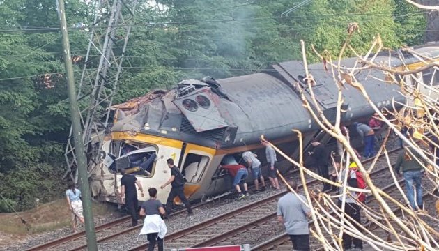 В Іспанії потяг зійшов з рейок: троє загиблих, понад 50 поранених 