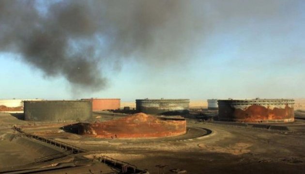 Війська Хафтара досі блокують виробництво нафти в Лівії — ЗМІ