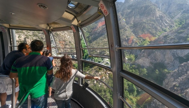 У Франції відкрили найдовшу в Європі міську канатну дорогу