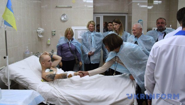 Дніпровська лікарня ім. Мечникова отримала гуманітарну допомогу з Франції