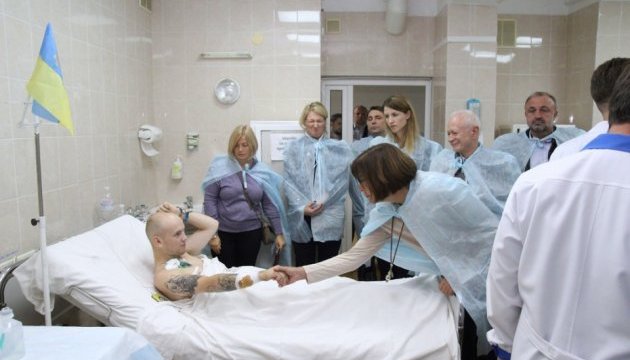 Євродепутати відвідали лікарню Мечникова у Дніпрі