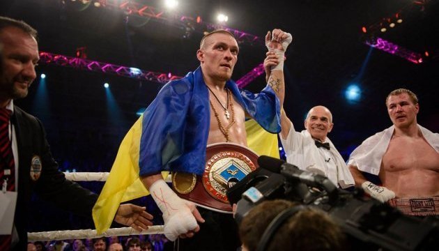 Усик став 11 українським чемпіоном світу серед профі