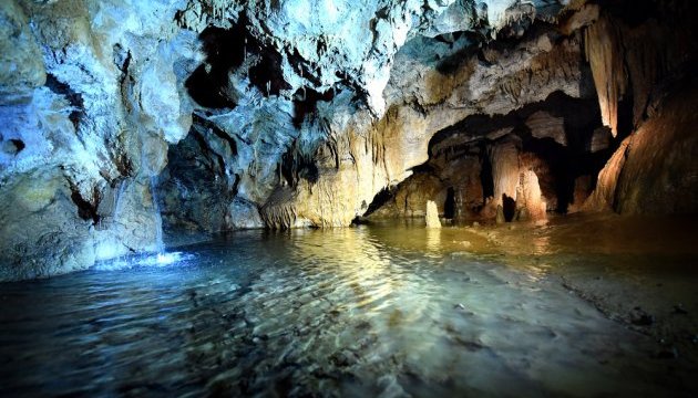 У Чорногорії знайшли 70 морських печер