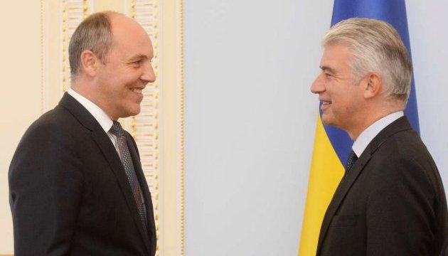 Парубій запевнив посла ФРН: В Україні не бояться виборів на Донбасі
