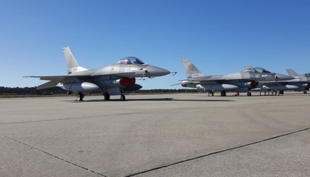 У США планують постачання F-16 до України не раніше, ніж за декілька місяців 