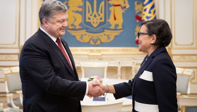 Пріцкер – Порошенку: Штати продемонстрували довіру до України