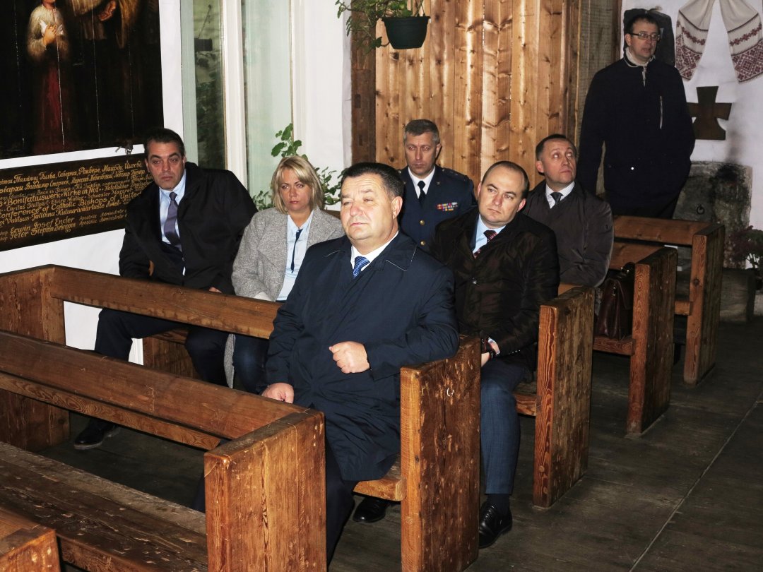 Українська делегація в Храмі Богородиці Троєручиці