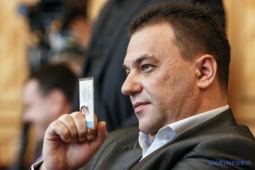 Голова Закарпатської облради задекларував понад 900 тисяч зарплатні