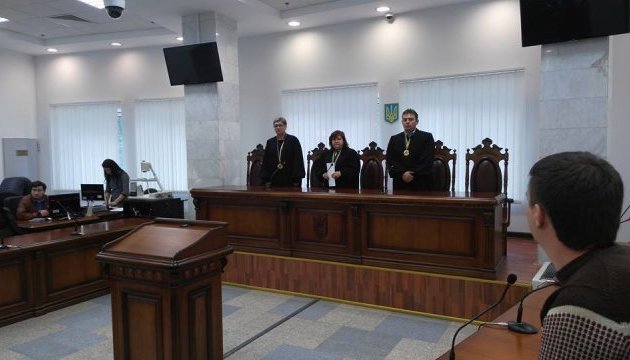 Суд почав екстрене засідання щодо підозрюваних у вбивстві міліціонерів на АЗС