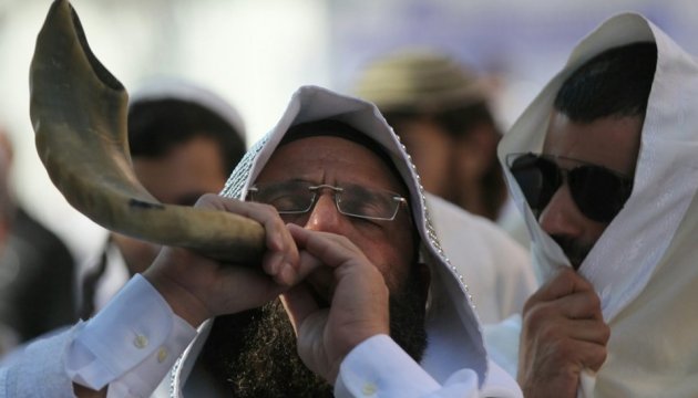 Los judíos jasídicos celebran el nuevo año 5777 en Uman
