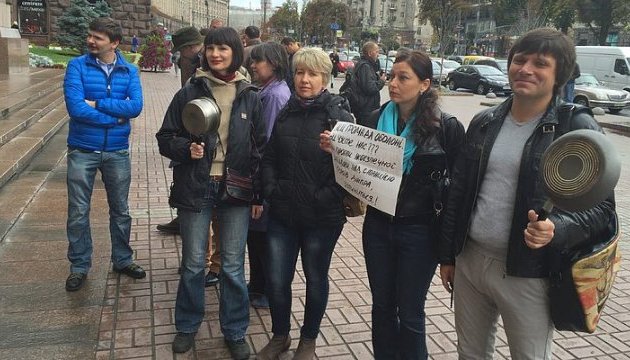 Противники будівництва на Героїв Дніпра блокують роботу Київради 