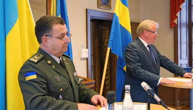 Україні цікавий досвід Швеції в реформі армії – Полторак