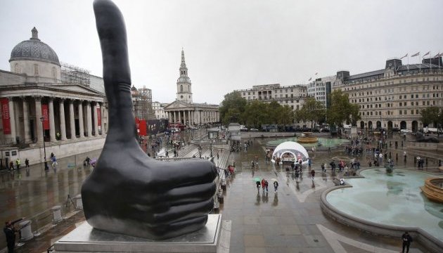 У Лондоні відкрили пам'ятник «лайку» 