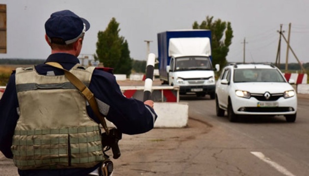 На блокпостах Донеччини затримали двох учасників бандформувань