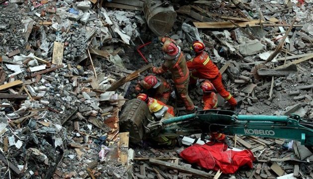 У Китаї обвалилися чотири будинки, є загиблі