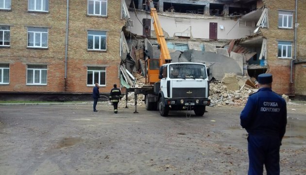 Außenwand von Schule in Wasylkiw teilweise eingestürzt