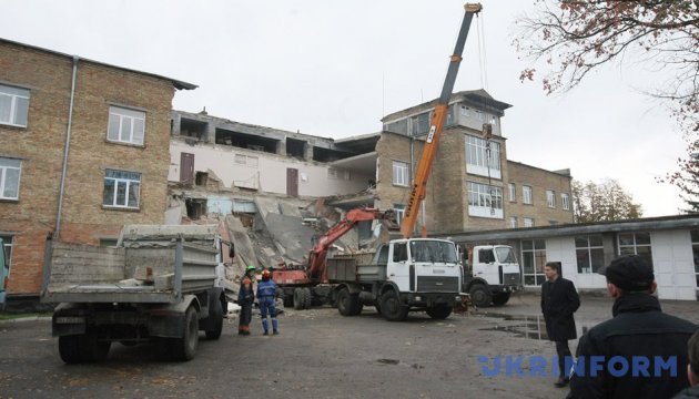 Васильківську школу відбудують за гроші бюджетного резерву - Зубко