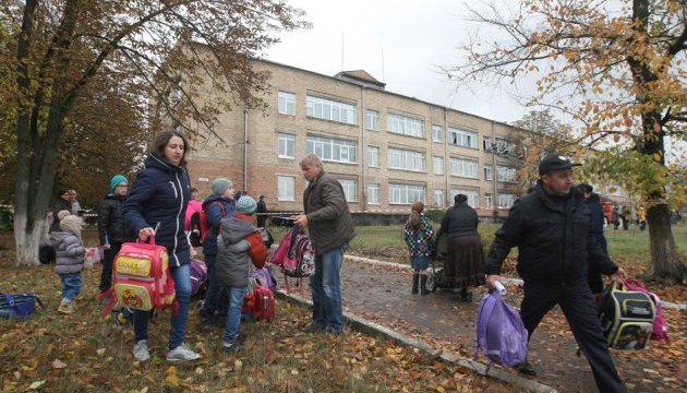 Із обваленої школи у Василькові евакуювали понад 600 осіб