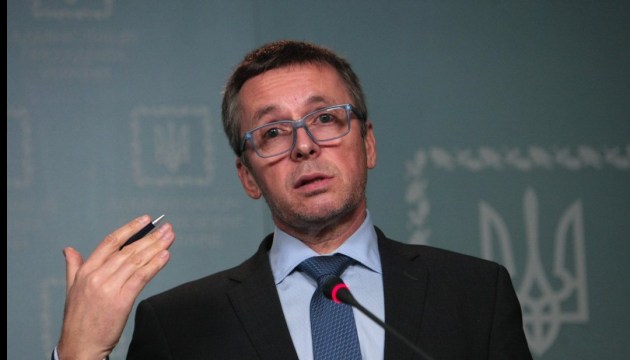 Mikloš note des progrès significatifs que l'Ukraine a accomplis en quatre ans 