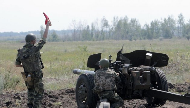 Ostukraine: 25 Angriffe des Feindes
