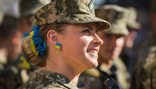 Геращенко: Серед жінок теж є гідні нагород до Дня захисника України