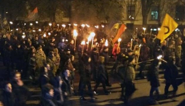 «Марш нації» у Києві супроводжують поліція та медики