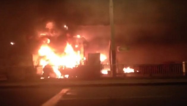 У Харкові горить макаронна фабрика: вогонь охопив 600 квадратів