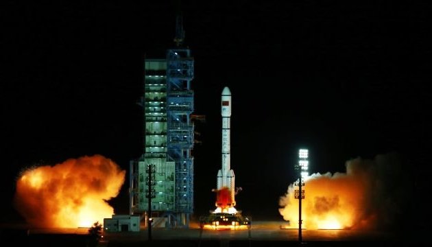 Китай запустив пілотований космічний корабель 