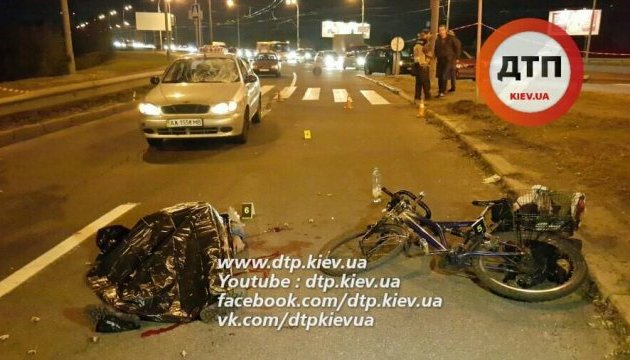 У Києві таксистка на смерть збила  велосипедиста