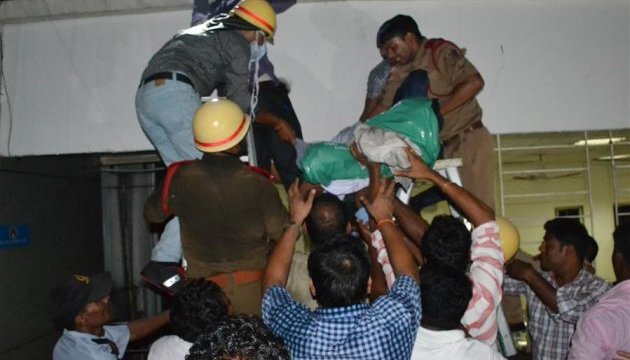 Пожежа в індійській лікарні: 20 загиблих, понад 100 поранених